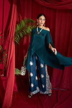 Load image into Gallery viewer, Reyna Gara Glazed Pleated Cape Coordinated with Slit Pants- Teal