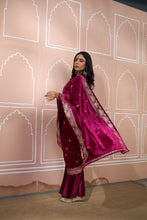 Load image into Gallery viewer, Classy Pleated Saree with Velvet Palla - Maroon