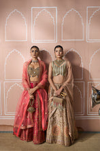 Load image into Gallery viewer, Banarasi Begum Ghaghra And Chunni - Ivory &amp; Rose