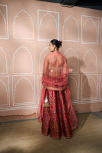 Load image into Gallery viewer, Banarasi Begum Ghaghra And Chunni - Fuschia