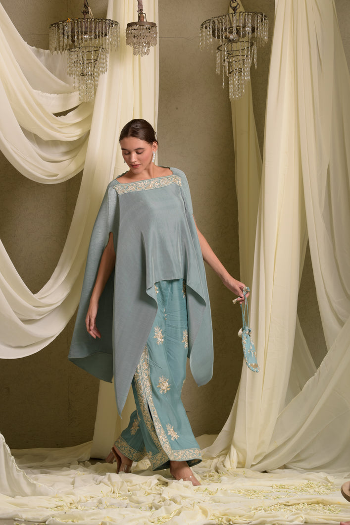 Reyna Gara Glazed Pleated Cape Coordinated with Slit Pants- Mint