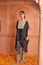 Load image into Gallery viewer, Reyna Gara Glazed Kaia Kaftan Top with Pants-Black