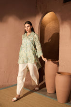 Load image into Gallery viewer, Elahe Rose Embroidered Tunic With Pleated Pants - Green