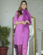 Load image into Gallery viewer, House of Misu in our Klassy Kiara Tunic Set Co-ordinated with Scarf