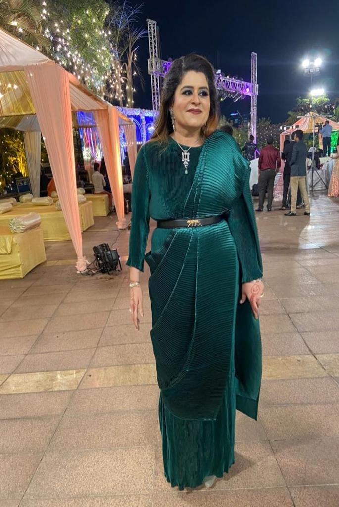 Classy Pleated Gown Saree - Emerald Green